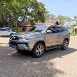2017 Toyota Fortuner Service And Repair Manual